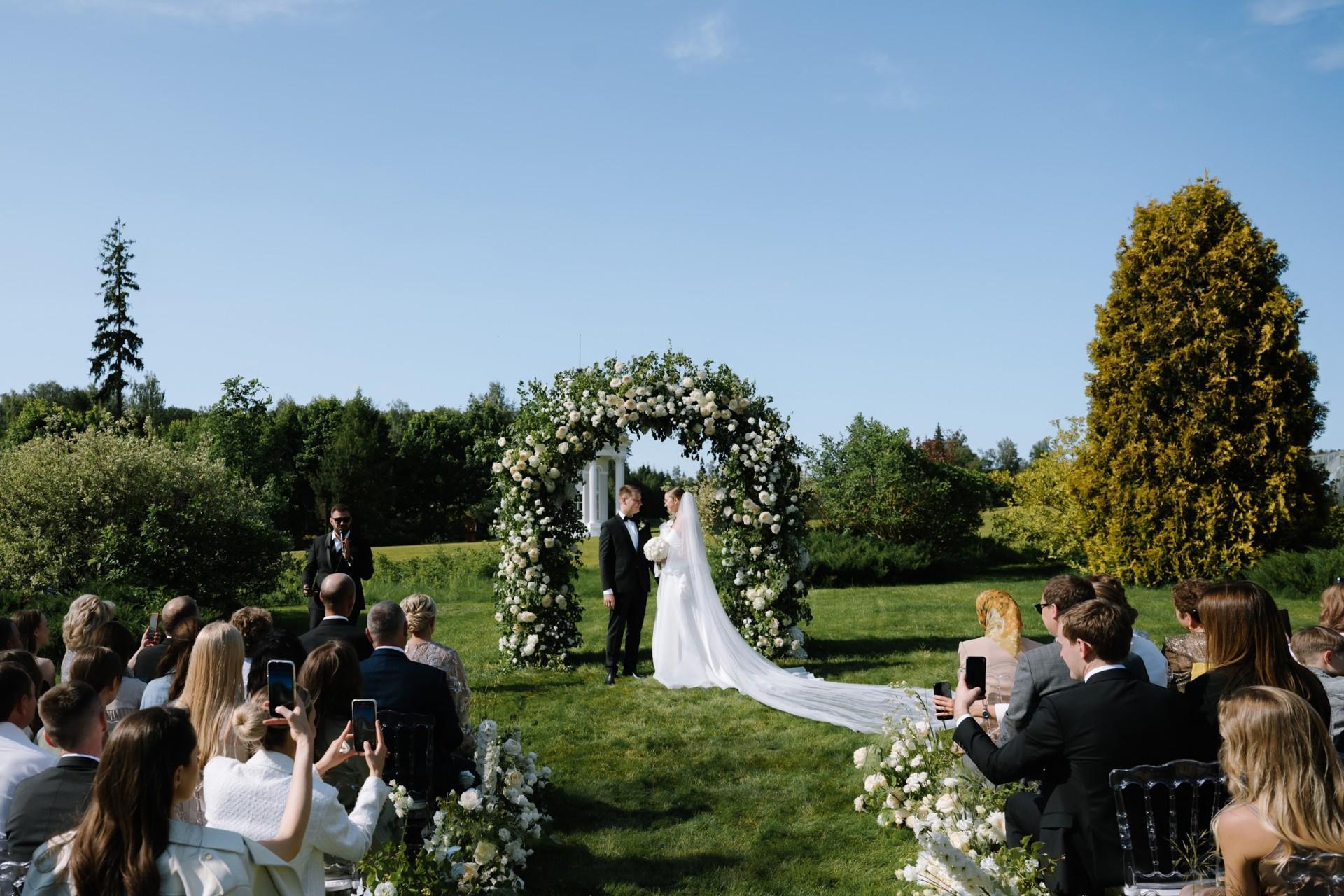 How VowLuminate Transforms Wedding Visions into Reality
